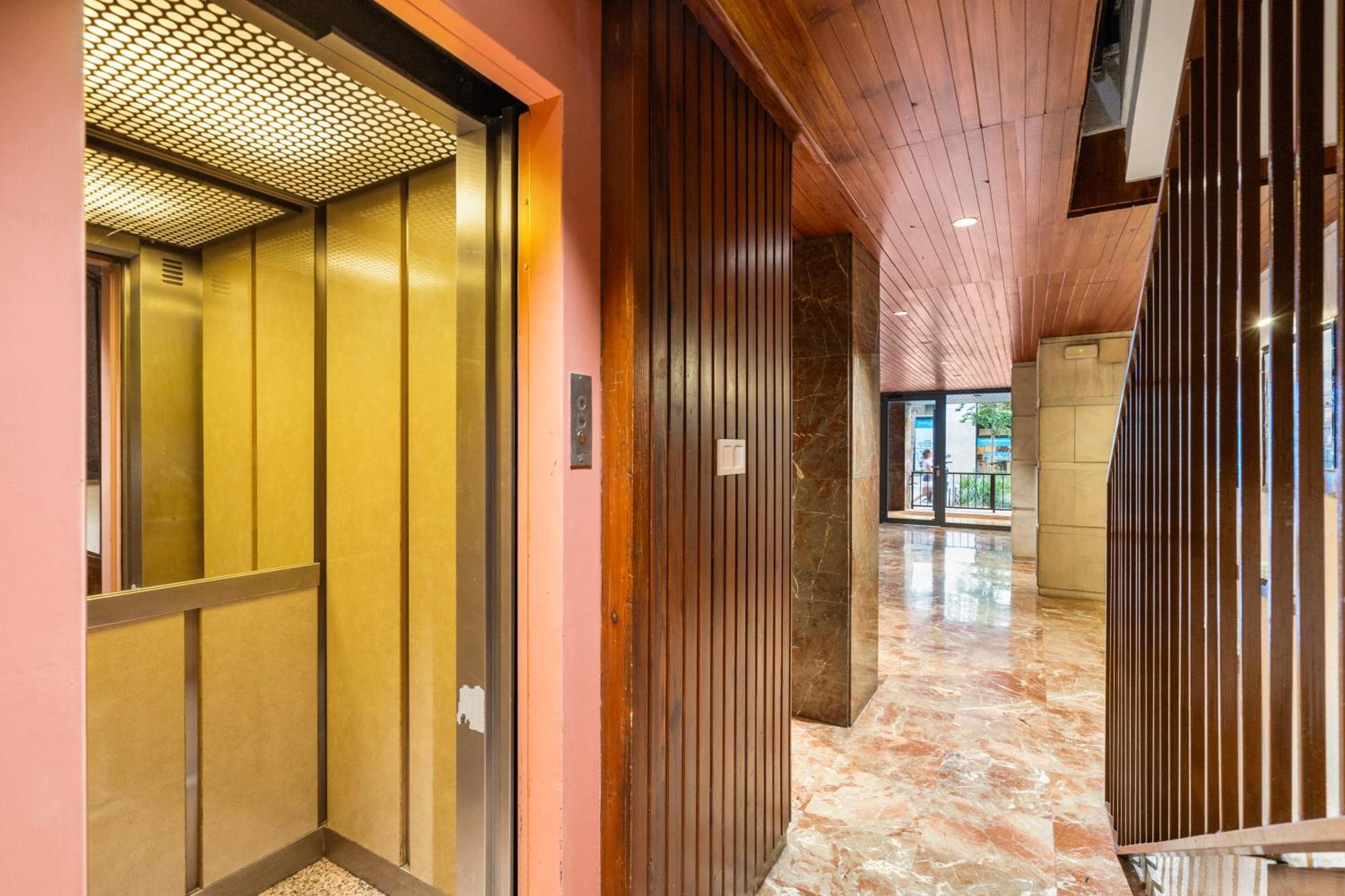 Fridays Flats Spacious 4Br Family Retreat Barcelona Exterior photo
